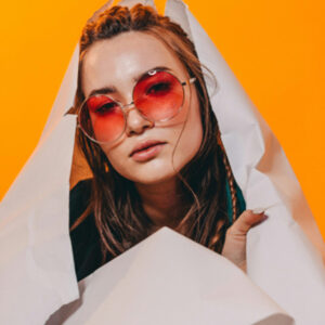 Read more about the article Channel your inner John Lennon with retro round sunglasses.