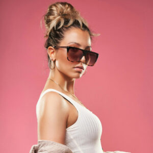 Read more about the article Make a bold statement with oversized sunglasses.